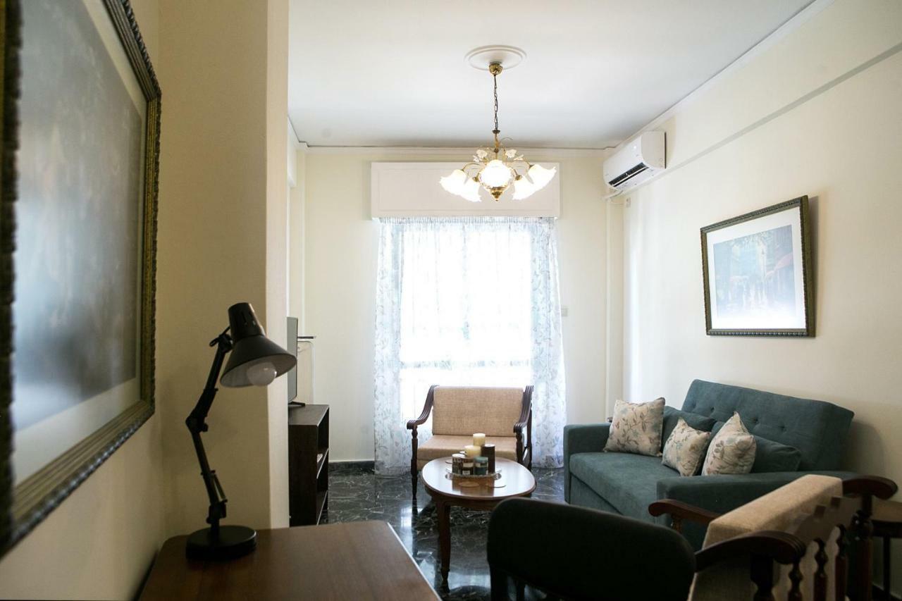 Best House, Larisis Metro, 雅典 外观 照片