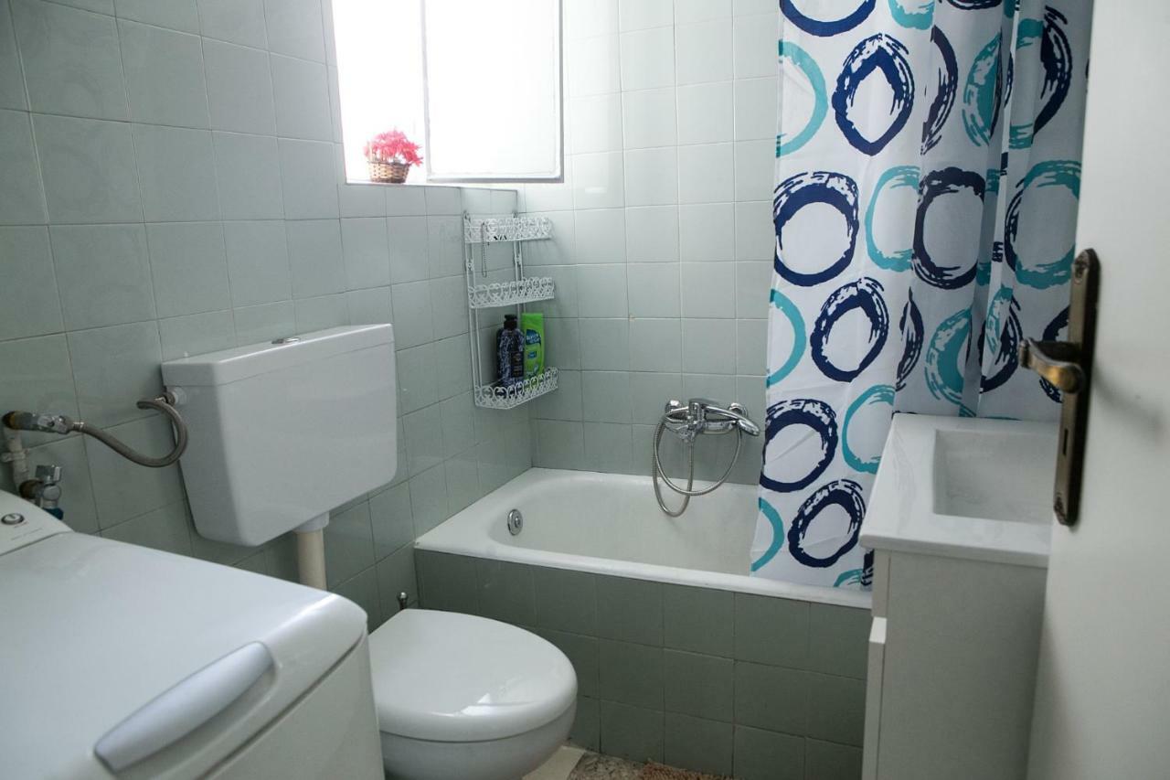 Best House, Larisis Metro, 雅典 外观 照片