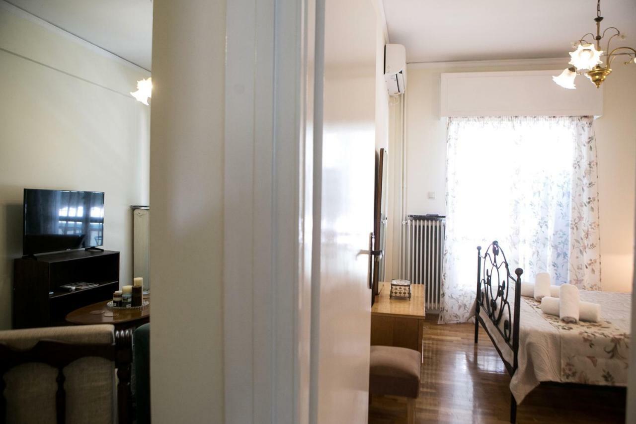 Best House, Larisis Metro, 雅典 外观 照片