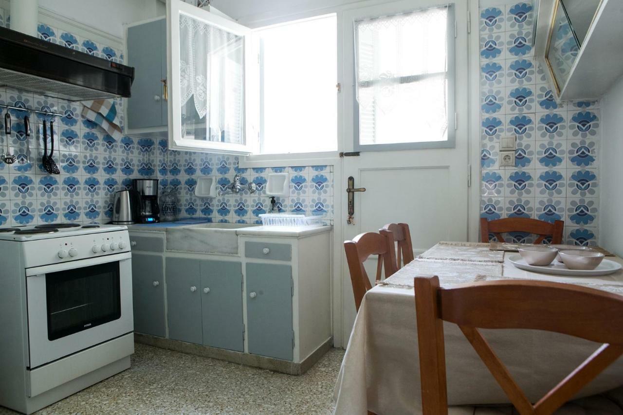 Best House, Larisis Metro, 雅典 外观 照片